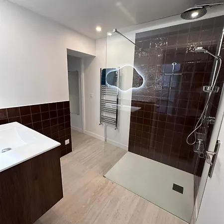 Atypical Loft In The Heart Of The Marais *